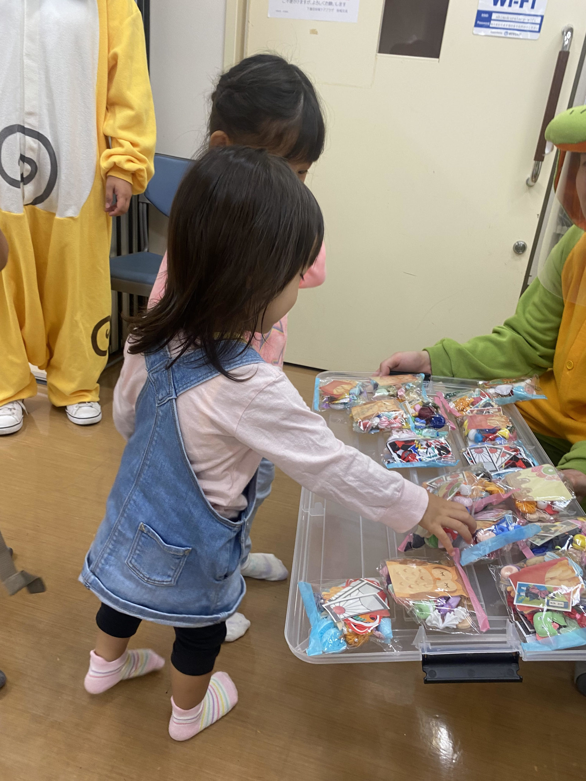 おうちで飾り付け、オリジナル打楽器製作、親子で思い出づくり