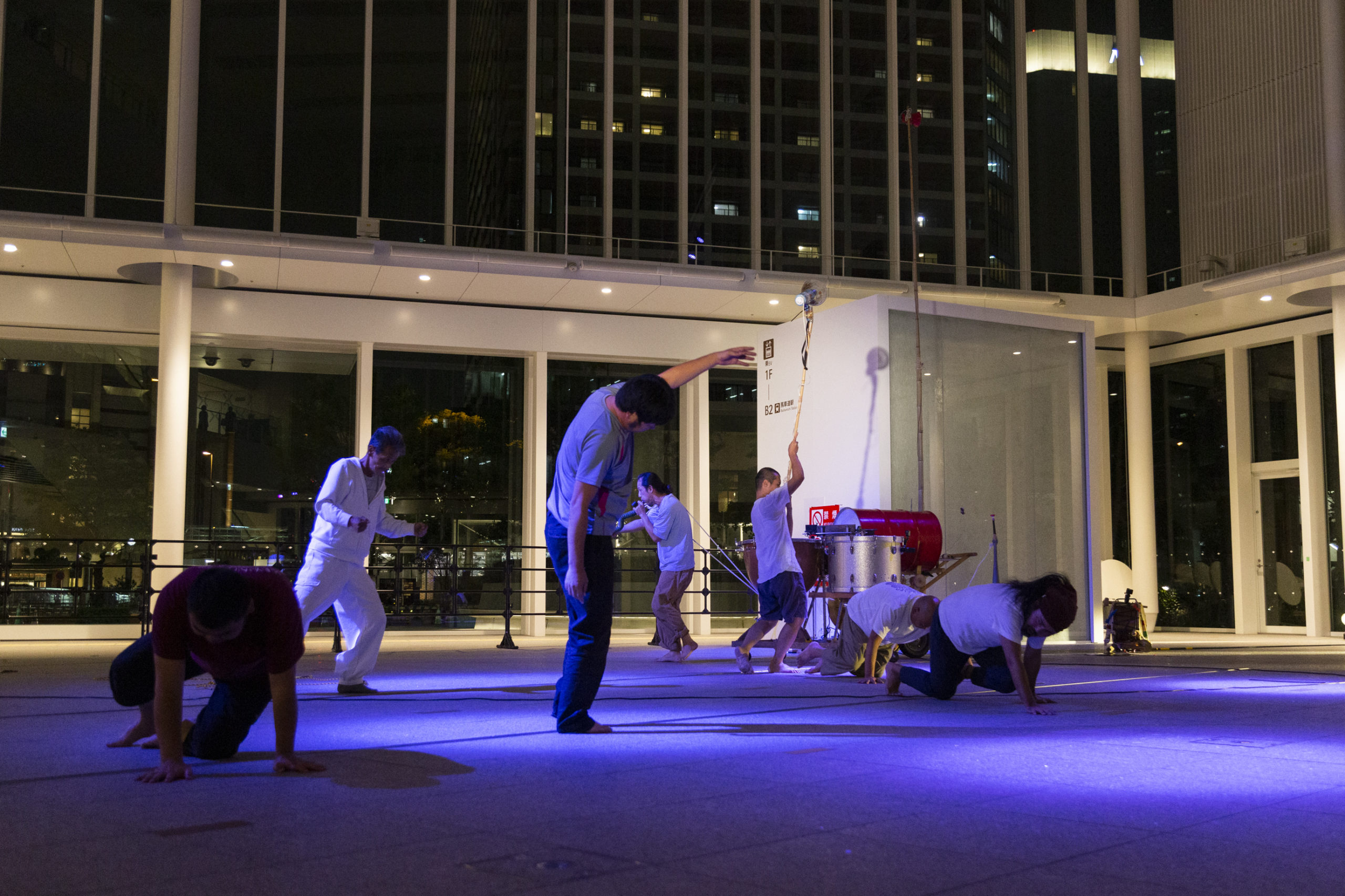 横浜市役所パフォーマンス photo:岡本千尋