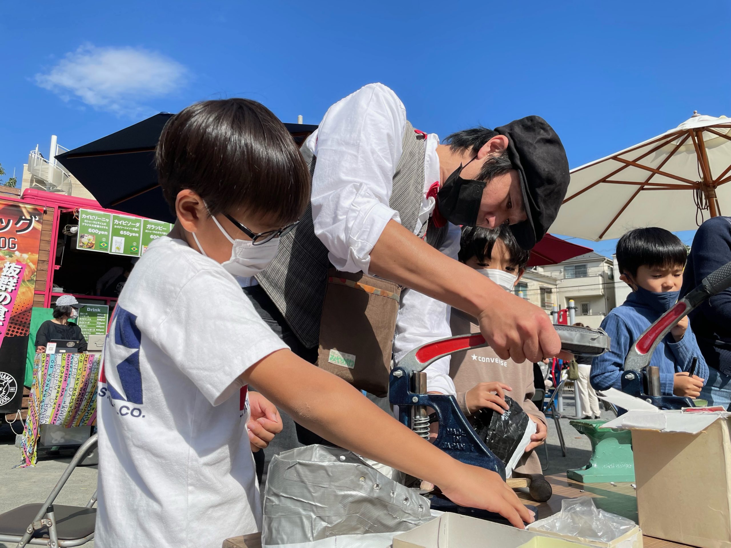 フェスティバル、靴郞堂本店「ガムテープのズック屋さんin 鶴見」