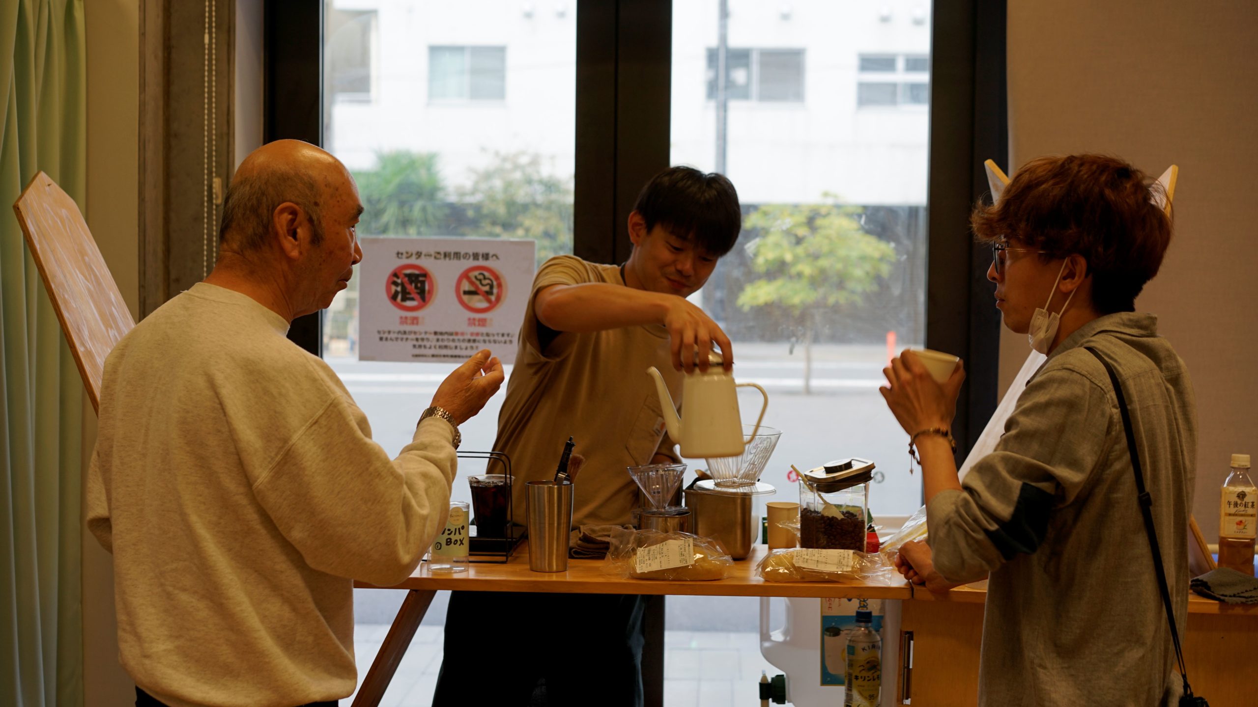 からこそBOXの移動カフェで気軽におしゃべり