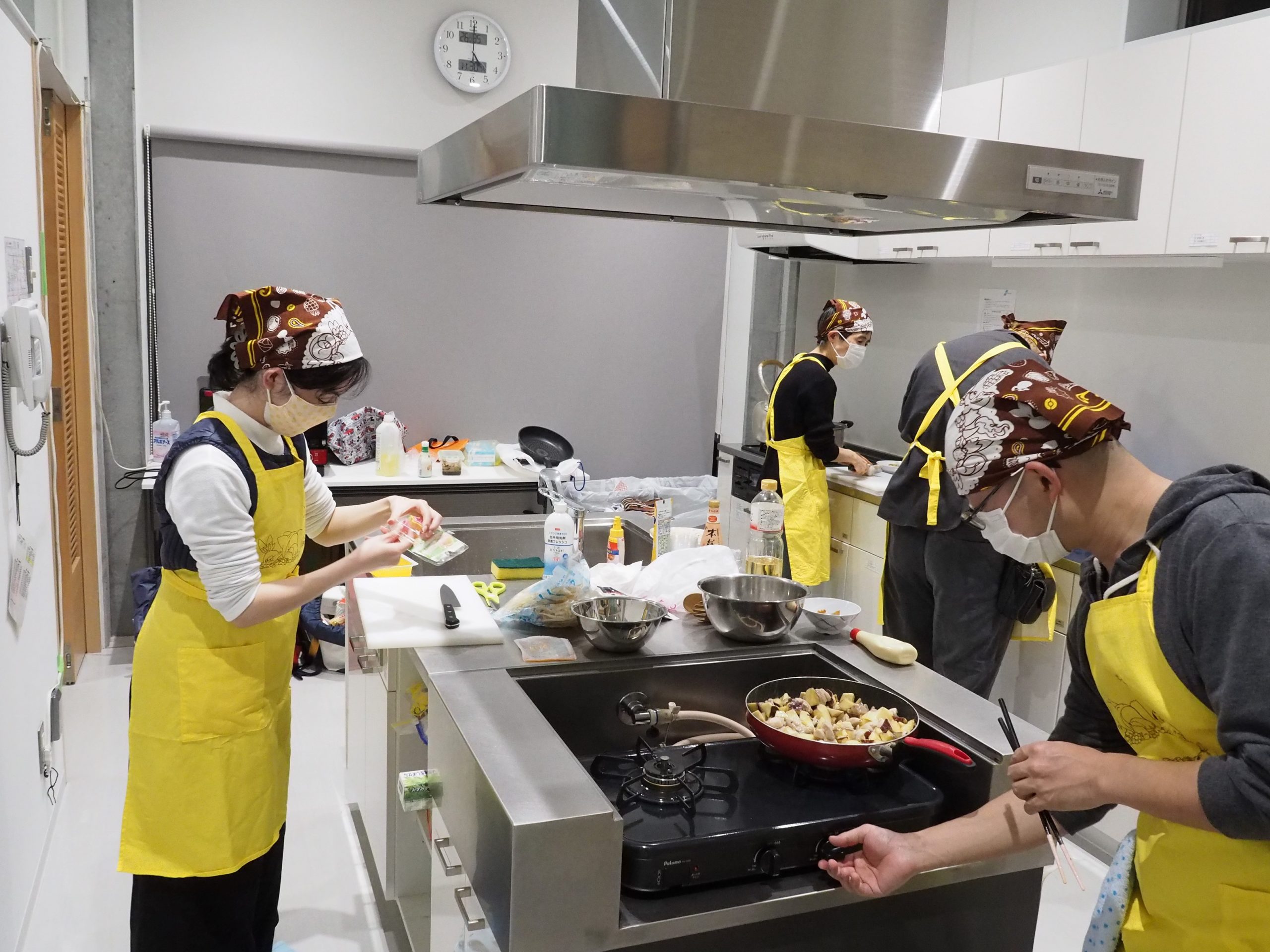 こども食堂のキッチン班