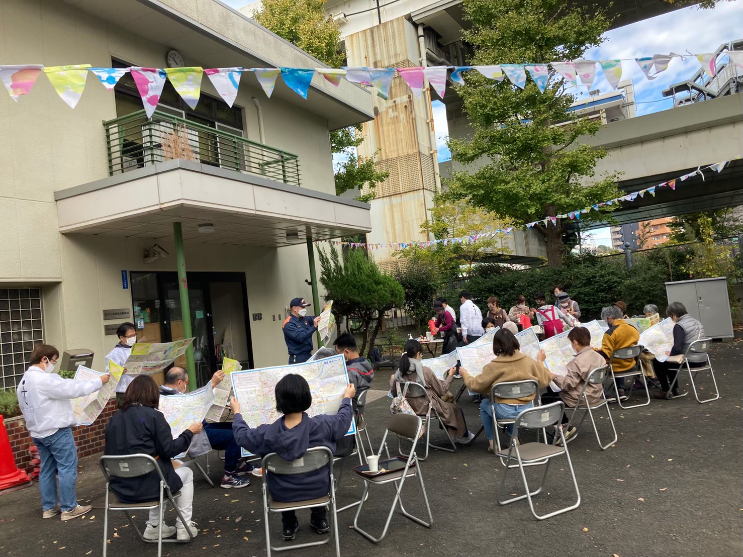 あおぞら防災フェで防災について語り合う