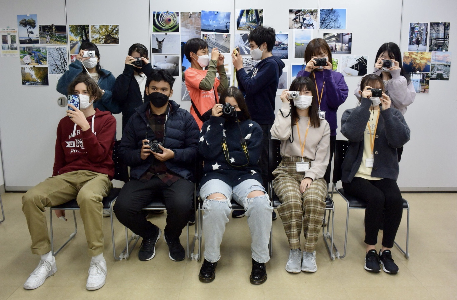 「2021年度インターナショナルユースフォト」参加者グループ写真 Photo: 大藪順子