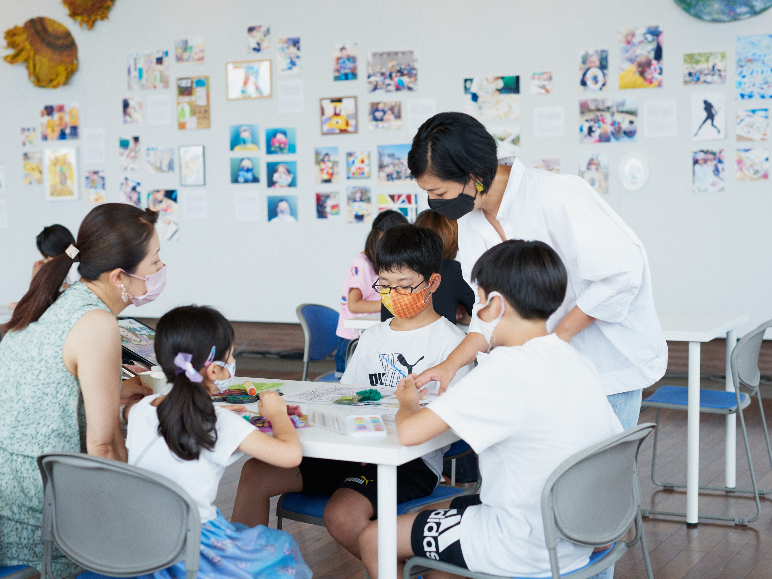 象の鼻テラスにて、ワークショップの様子 Photo: Nanako Koyama