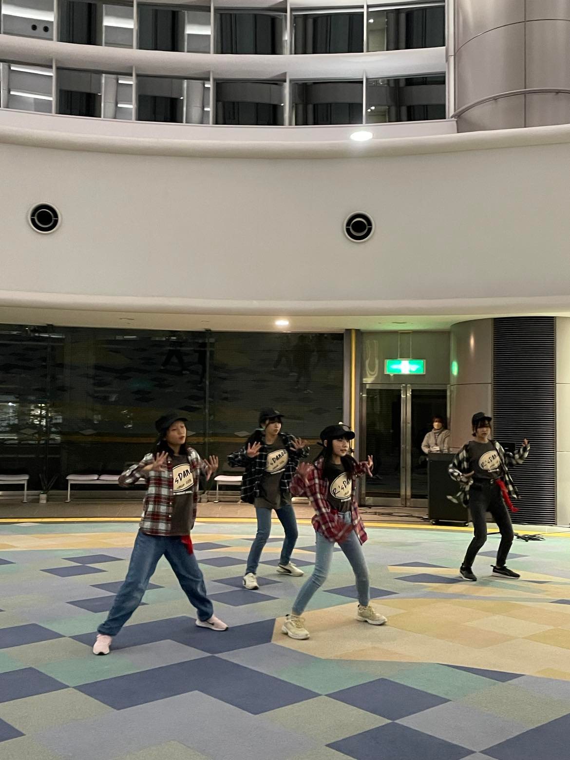 アトリウム「ダンスパフォーマンス」