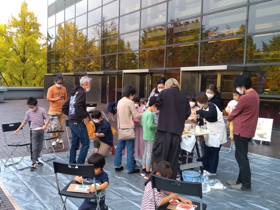 日本画WS 顔料と膠を練り、自分で絵具をつくって初めての日本画体験