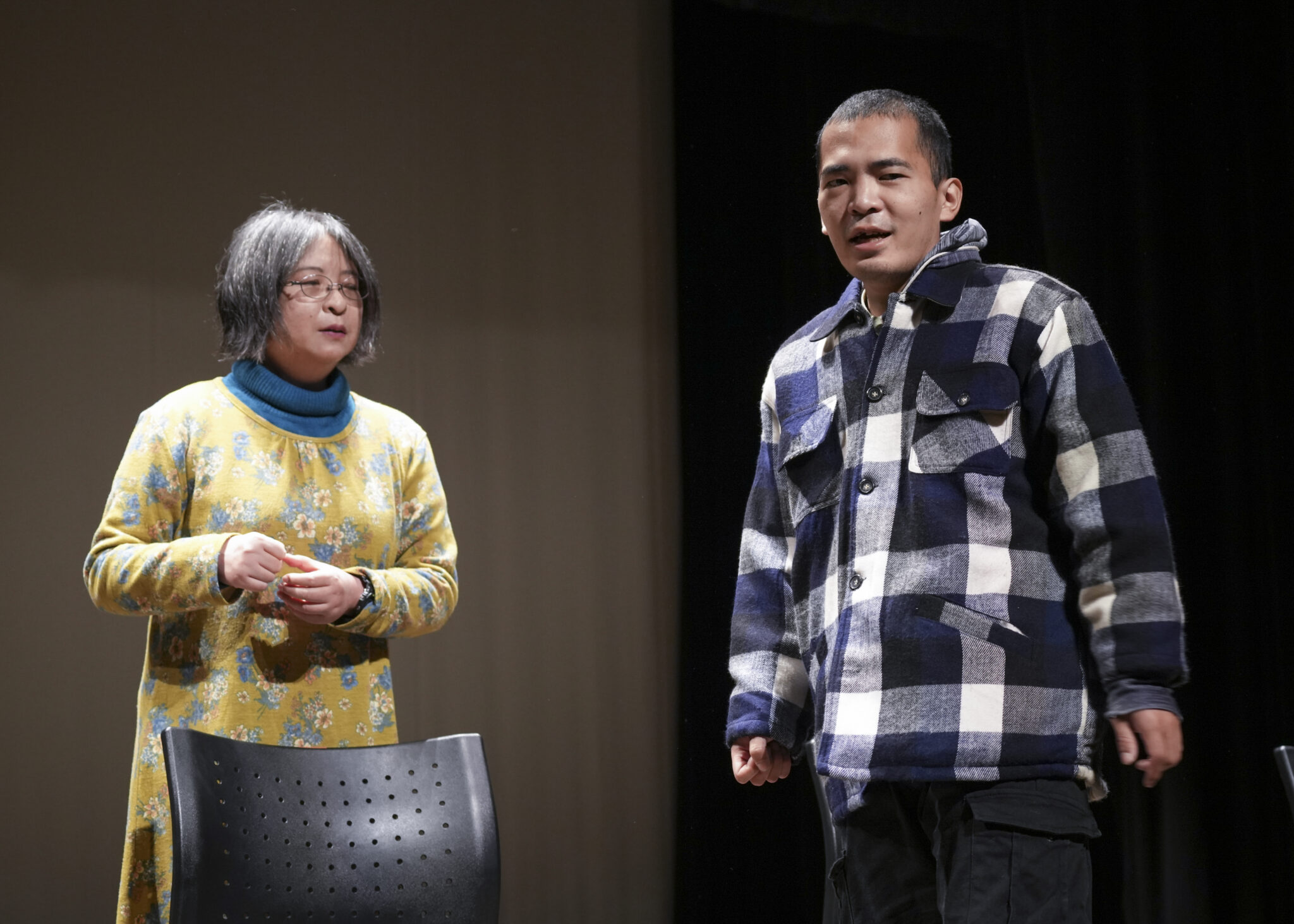 トモキチとあやみちゃん（舞台「漂流アイランド」より）