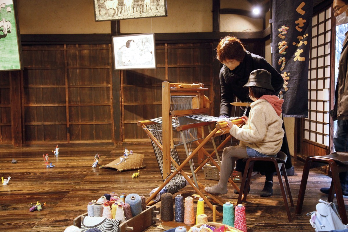 ロジウラート 活動ホームくさぶえによるさをり織ワークショップ「路地裏織」