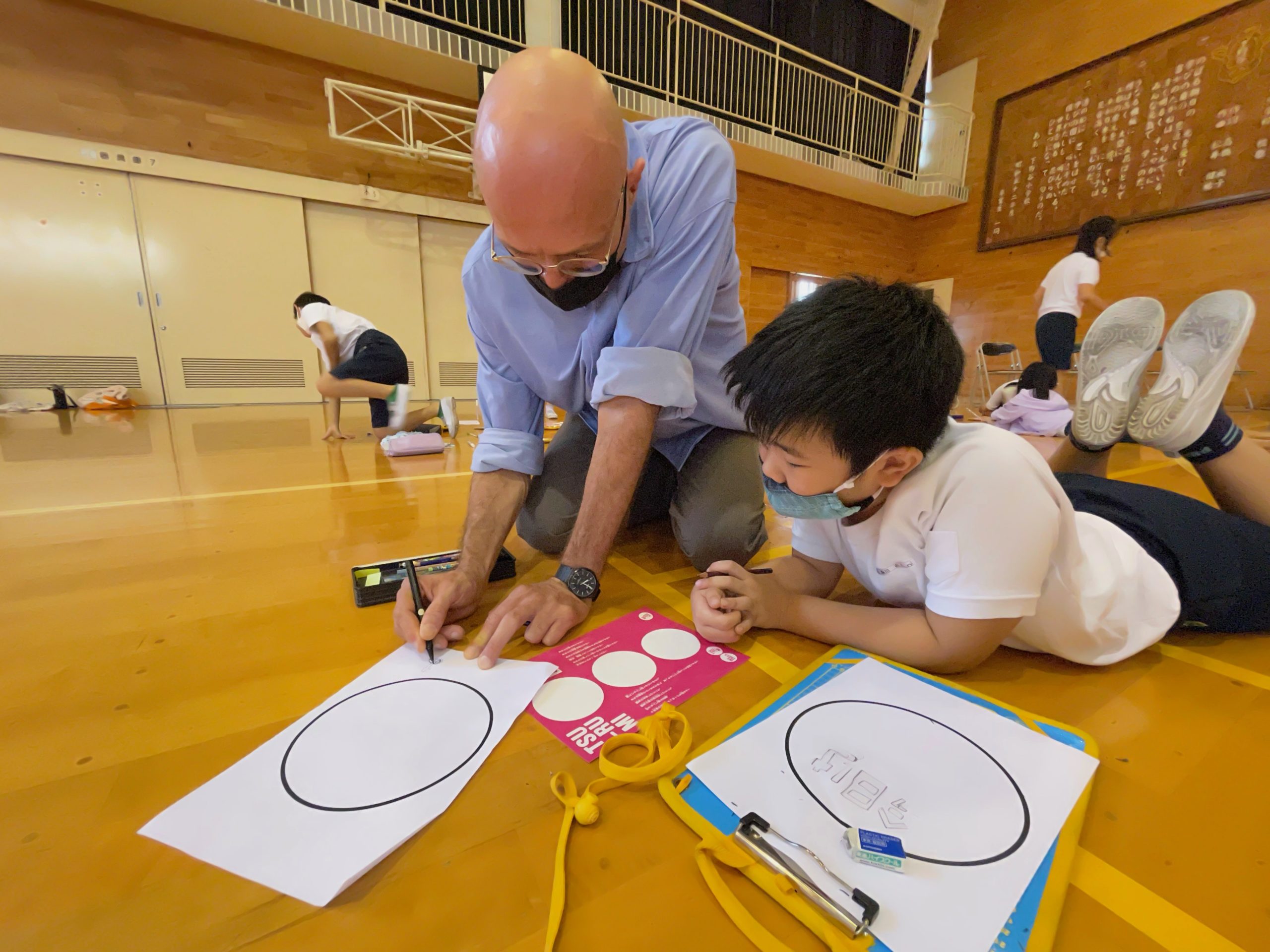 so+baのアレックス・ソンダーレッガーによる小学校訪問ワークショップ