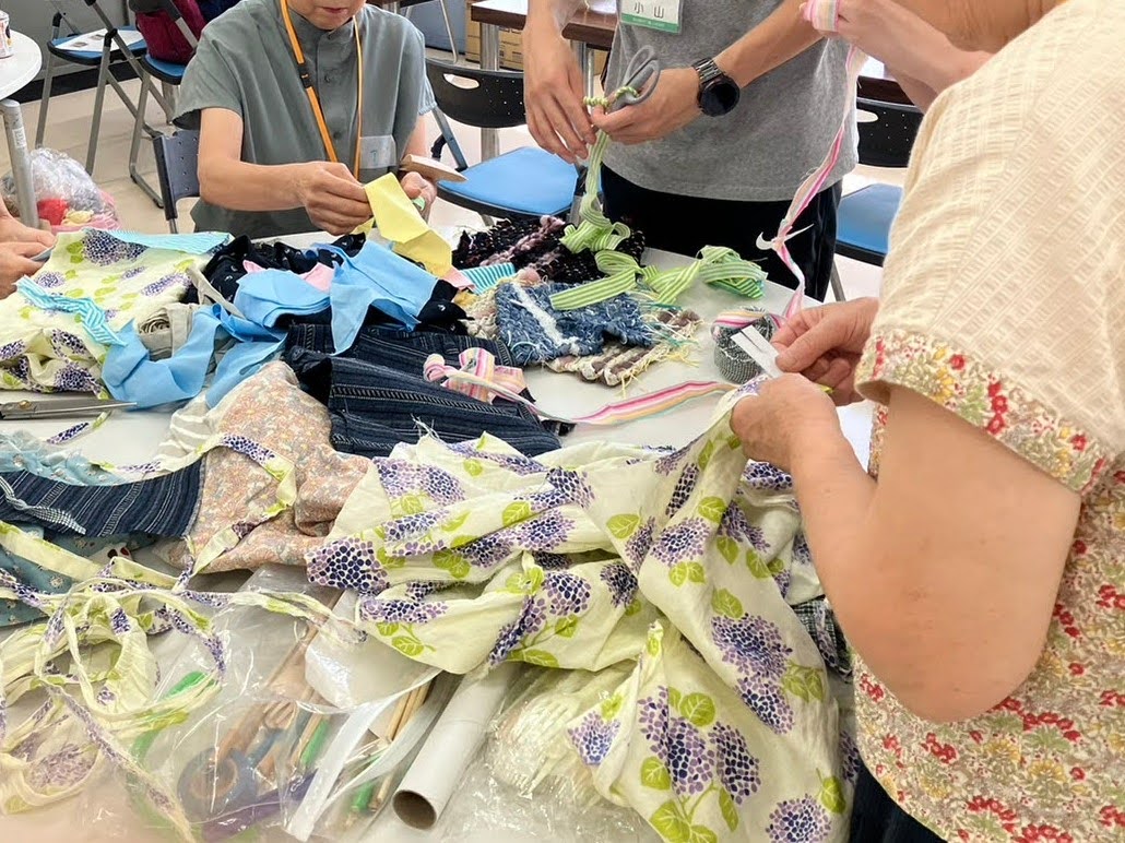 糸作りの会での作業の様子