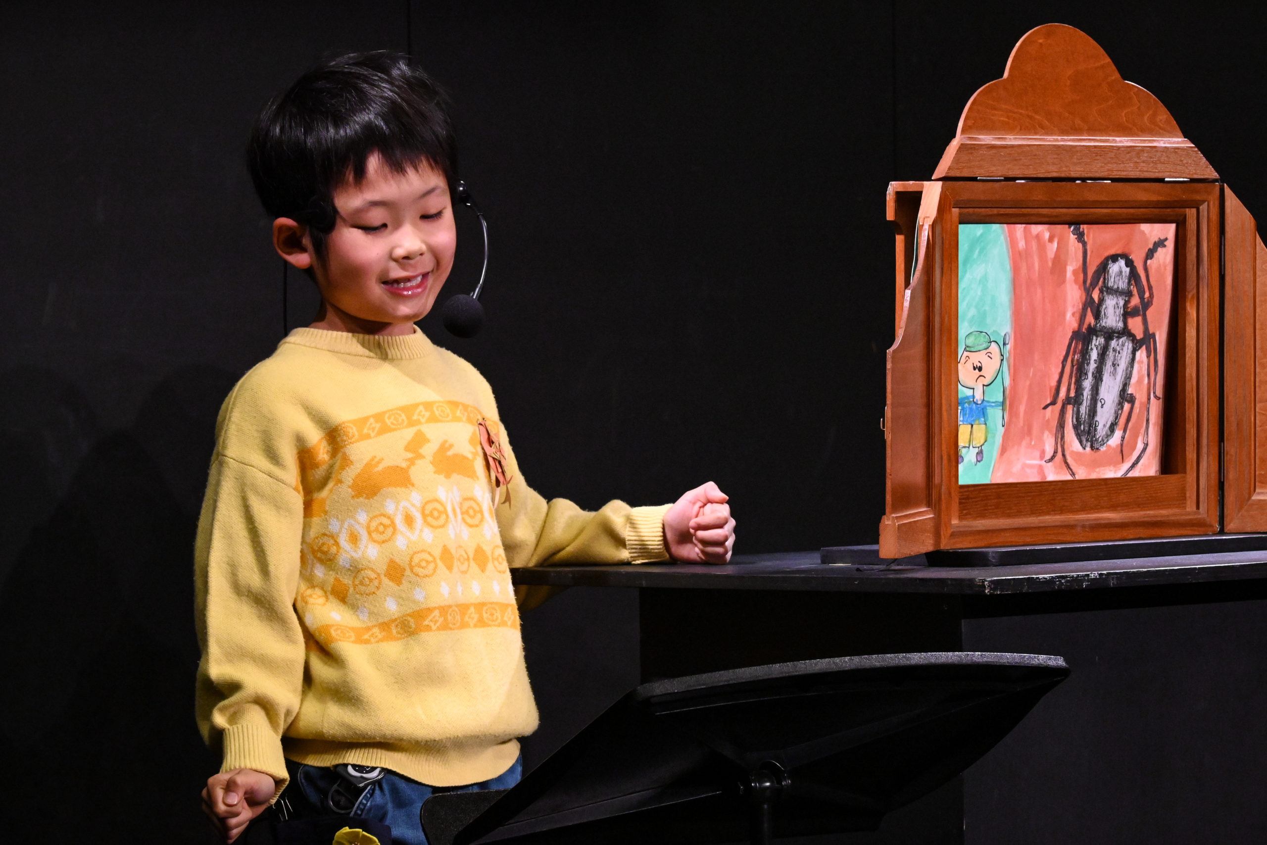 見事な絵と元気な実演で大賞受賞 photo: 小幡崇