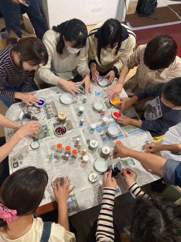みんなで絵具づくり
