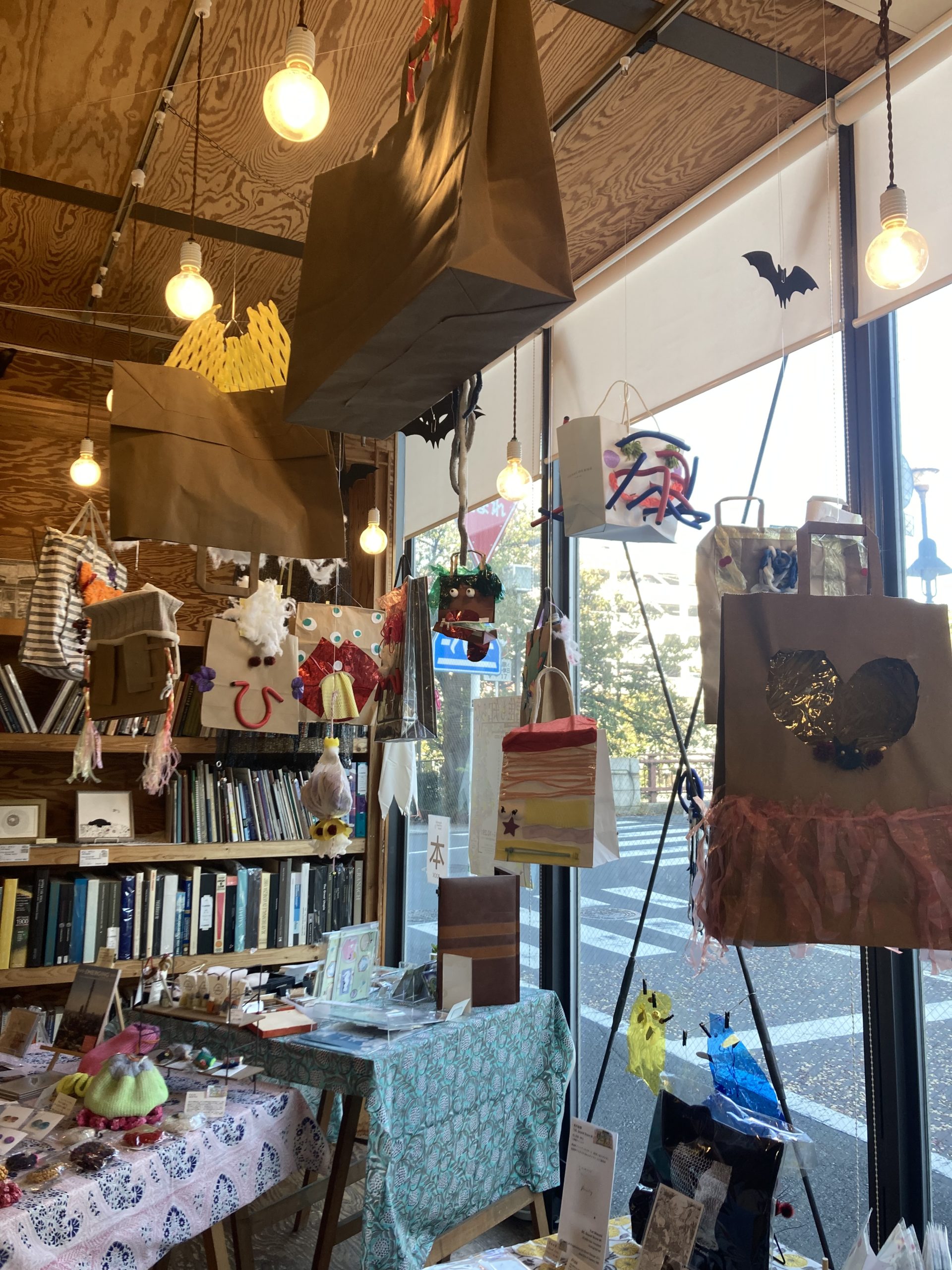 ひよこの会ハロウィンfrom HOME展示の様子