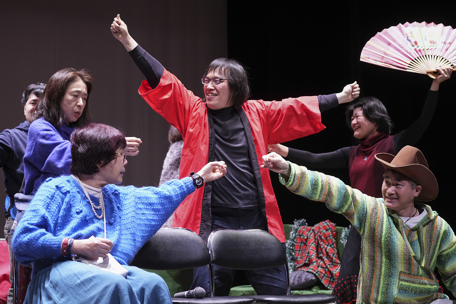 「スナック青い鳥」本番の様子 photo: 岡本千尋