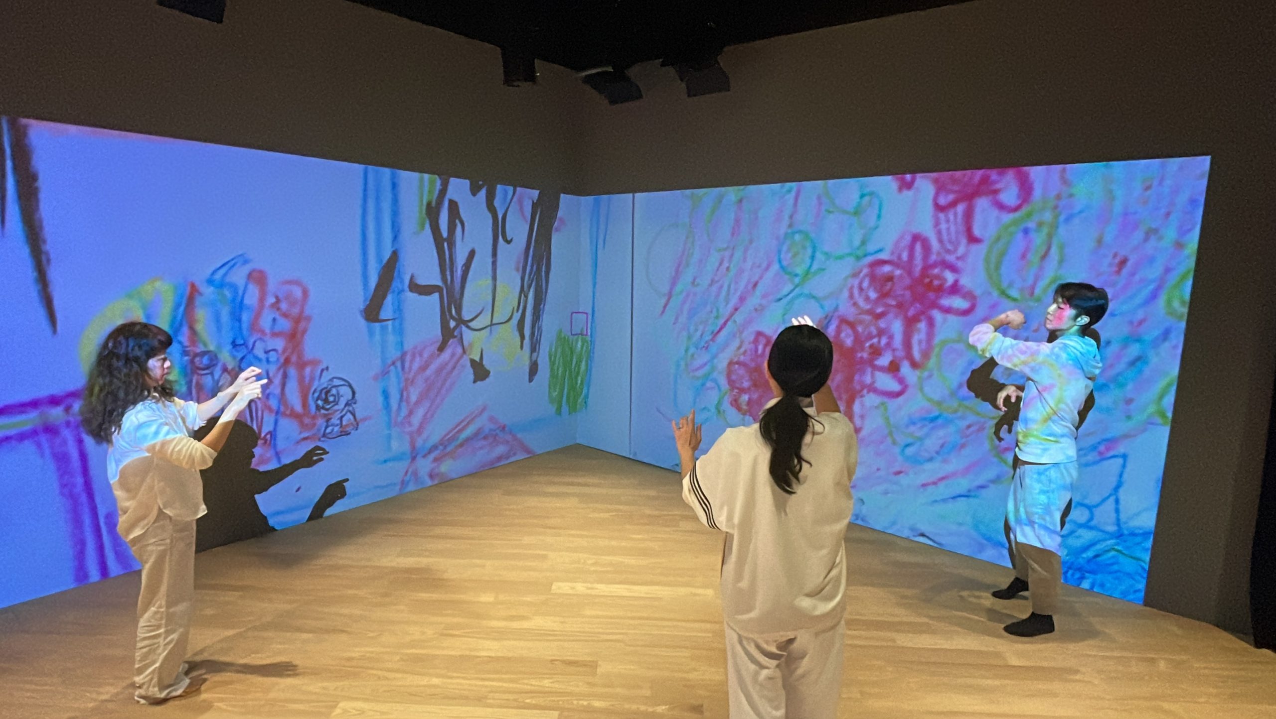 色を音ムーブメントにするワークショップの様子 Photo: 三橋純