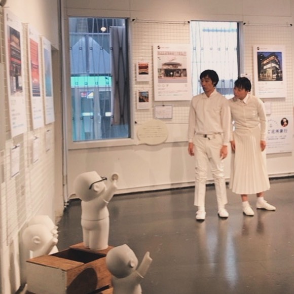 「天天のご近所旅行」パントマイムデュオ・シルブプレによるパフォーマンス風景